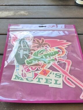 KURT GEIGER 🌟 KURT'S MOTEL MULTI PACK 🦩 Collector's Ltd Ed Sticker & Keychain